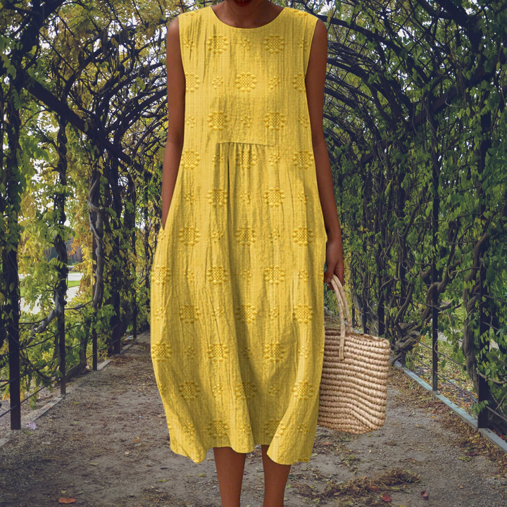 Danielle – Elegant sleeveless dress with pockets