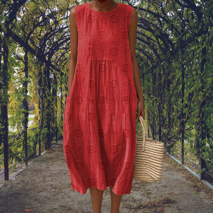 Danielle – Elegant sleeveless dress with pockets