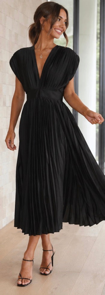 Violet & Grace™ | Timeless Pleated Midi Dress
