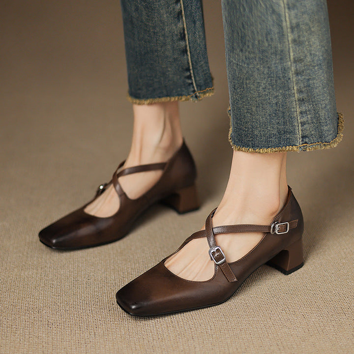 Elaris | Leather Kitten Heels
