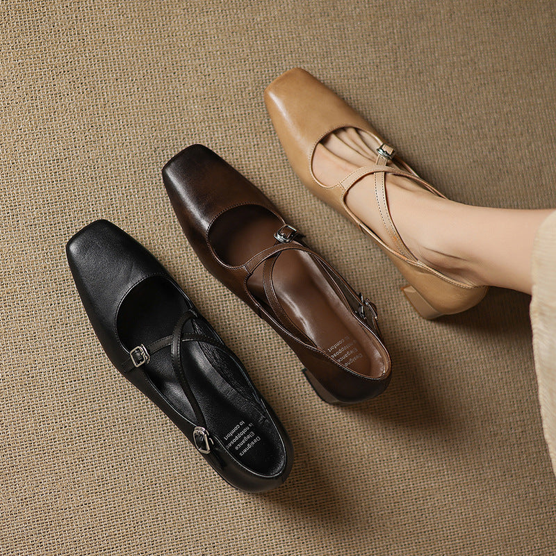 Elaris | Leather Kitten Heels