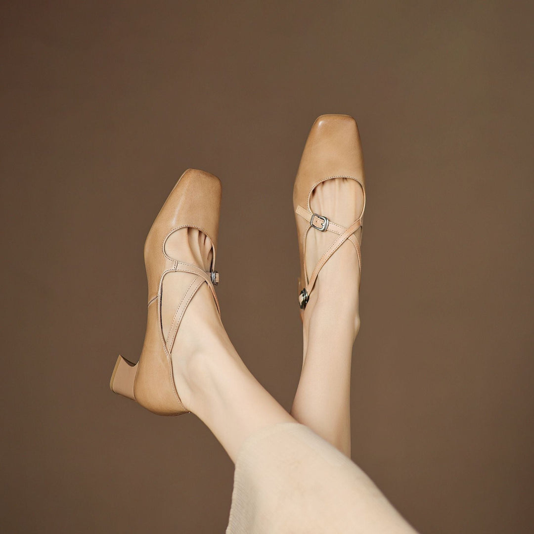 Elaris | Leather Kitten Heels