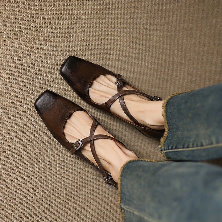 Elaris | Leather Kitten Heels