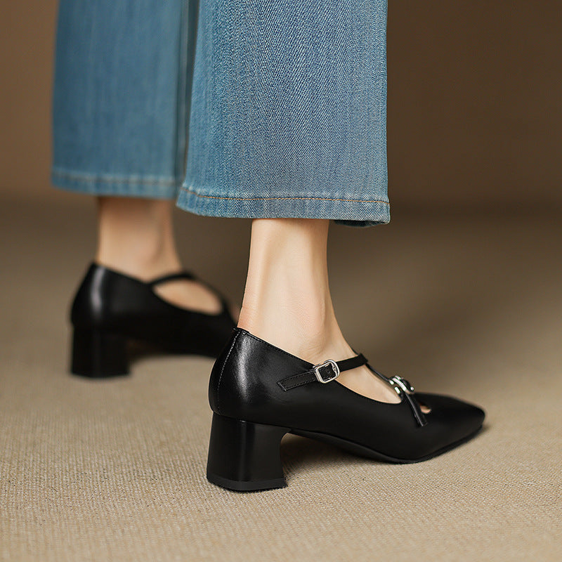 Elaris | Leather Kitten Heels