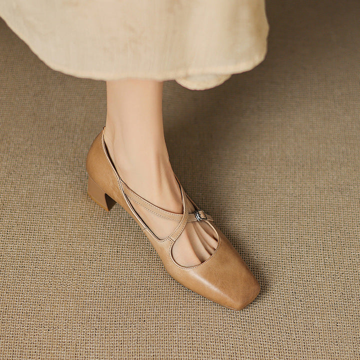 Elaris | Leather Kitten Heels