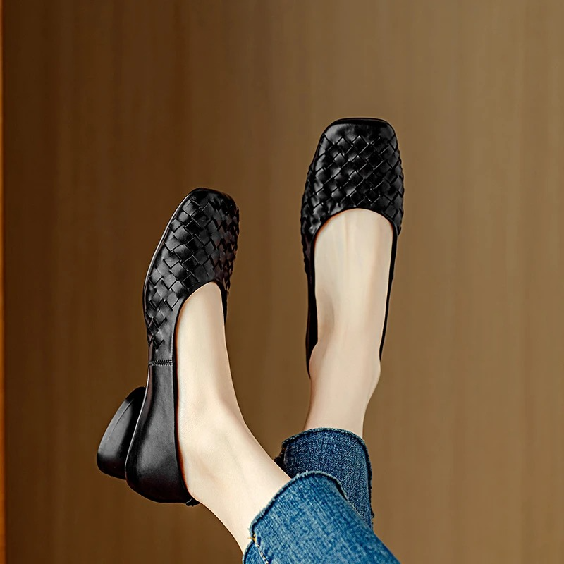 Sophie | A Refined Flat Designed for Comfort and Style