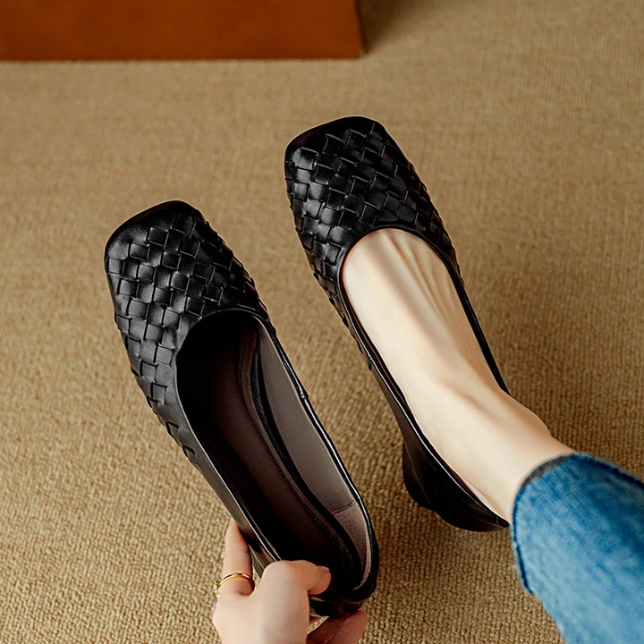 Sophie | A Refined Flat Designed for Comfort and Style
